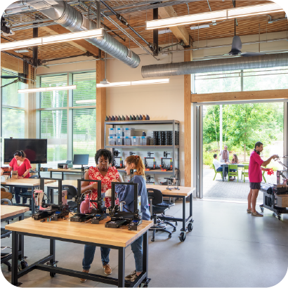 Students utlizing a convertable indoor, outdoor classroom at Kendeda by Gregg Willett